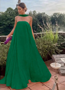 σατέν maxi strapless φόρεμα με ραμμένη εσάρπα - Πράσινο